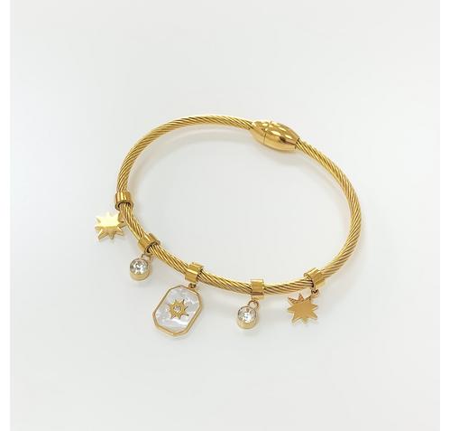 Гривна с чармове