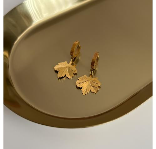 Обеци с листа