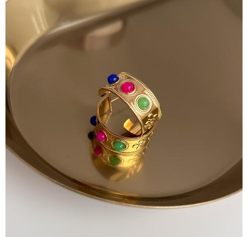 Обеци халки с цветни елементи