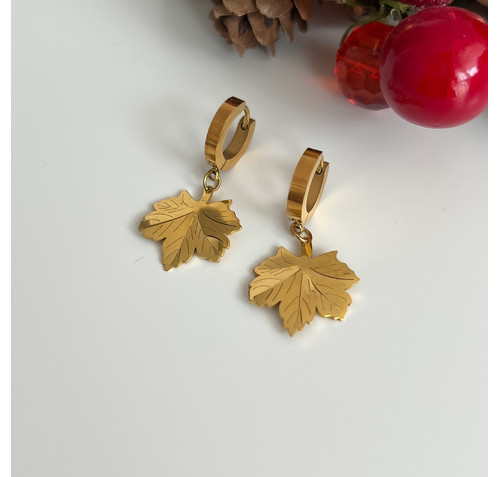 Обеци с листа