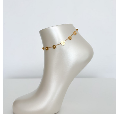 Гривна за крак с цветя