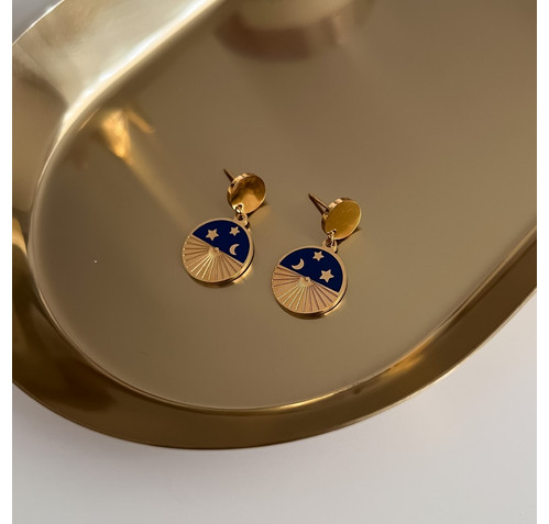 Обеци ден и нощ